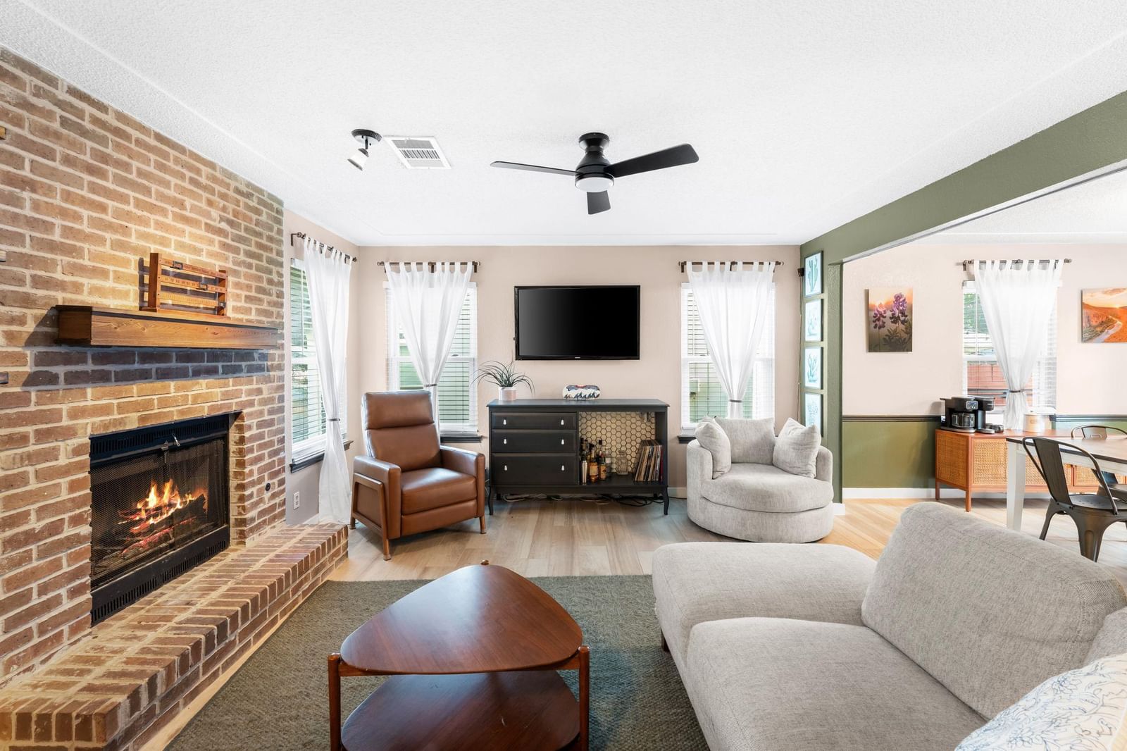 1701 Greenlawn BLVD - Photo 1