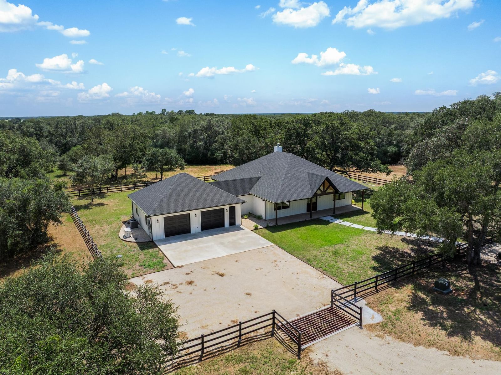 1109 County Road 157 - Photo 1