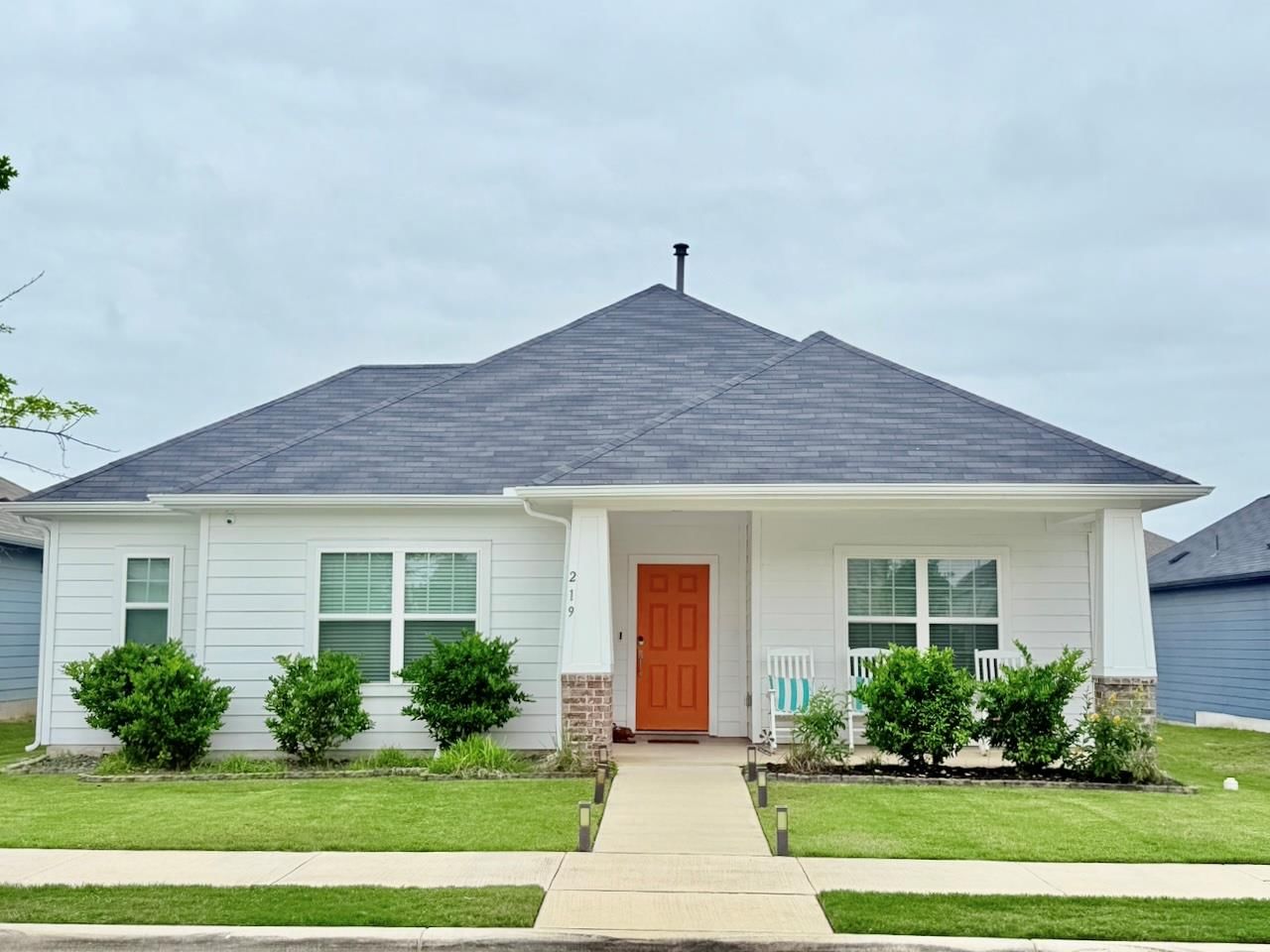 219 Roaming DR - Photo 1