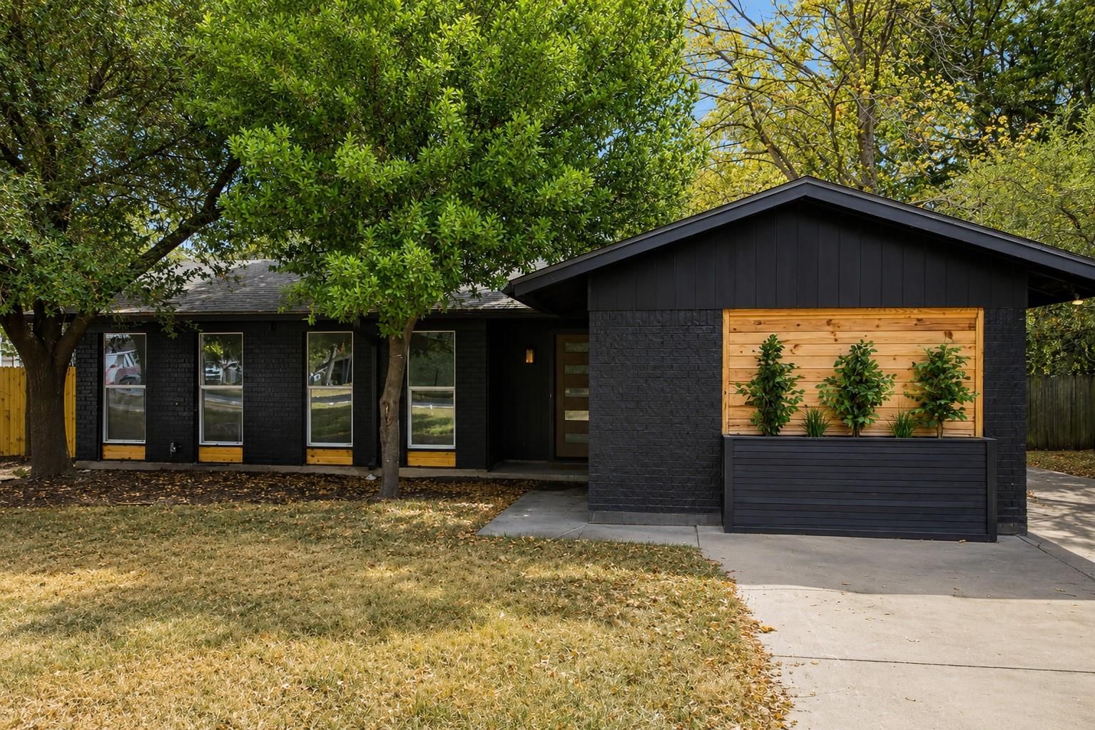 3101 Steck Ave - Photo 1