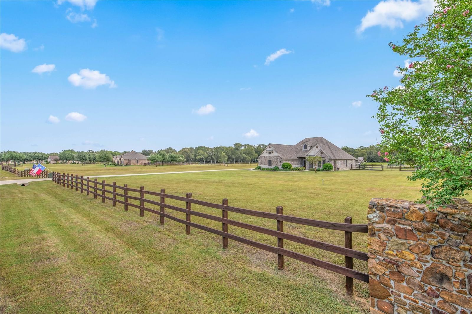 9600 Shadow Creek TRL - Photo 1
