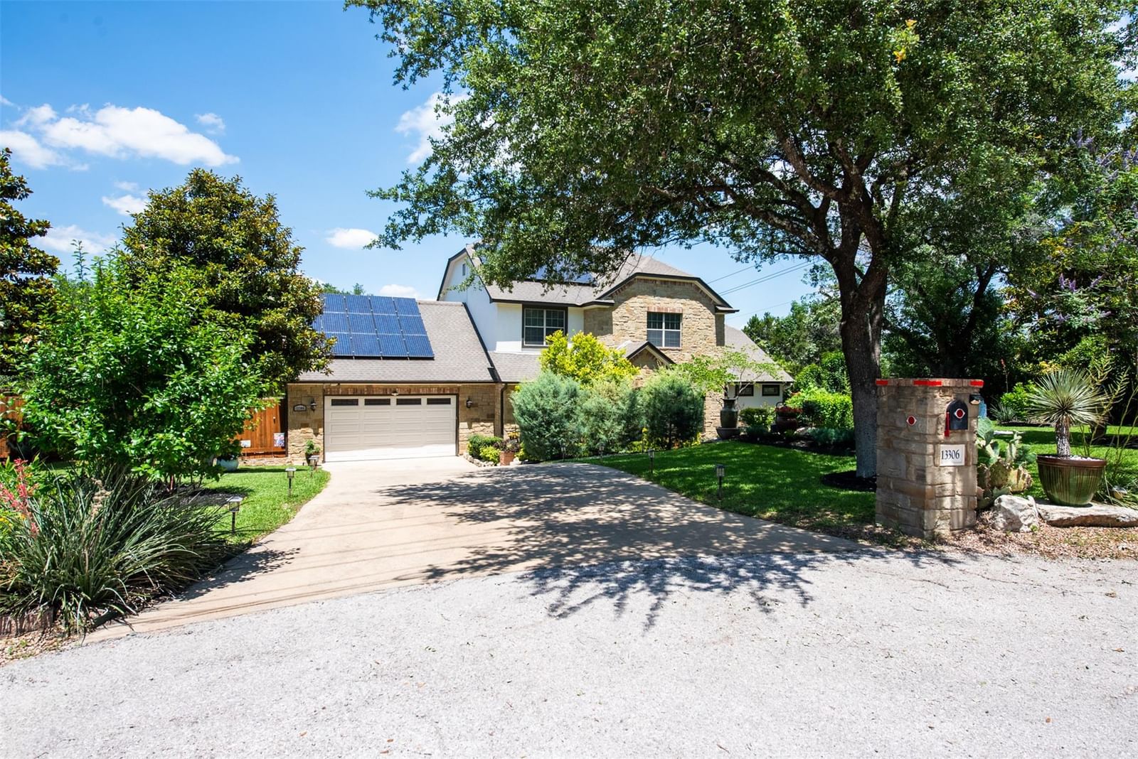 13306 Montview DR - Photo 1