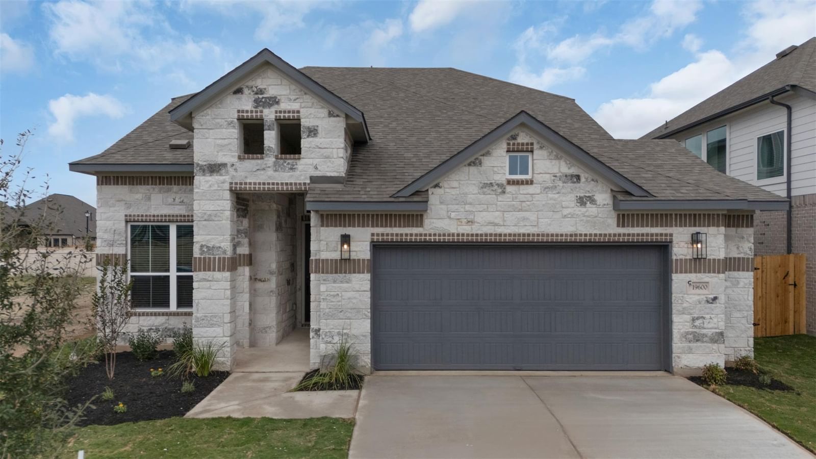 1032 Stonehill DR - Photo 1