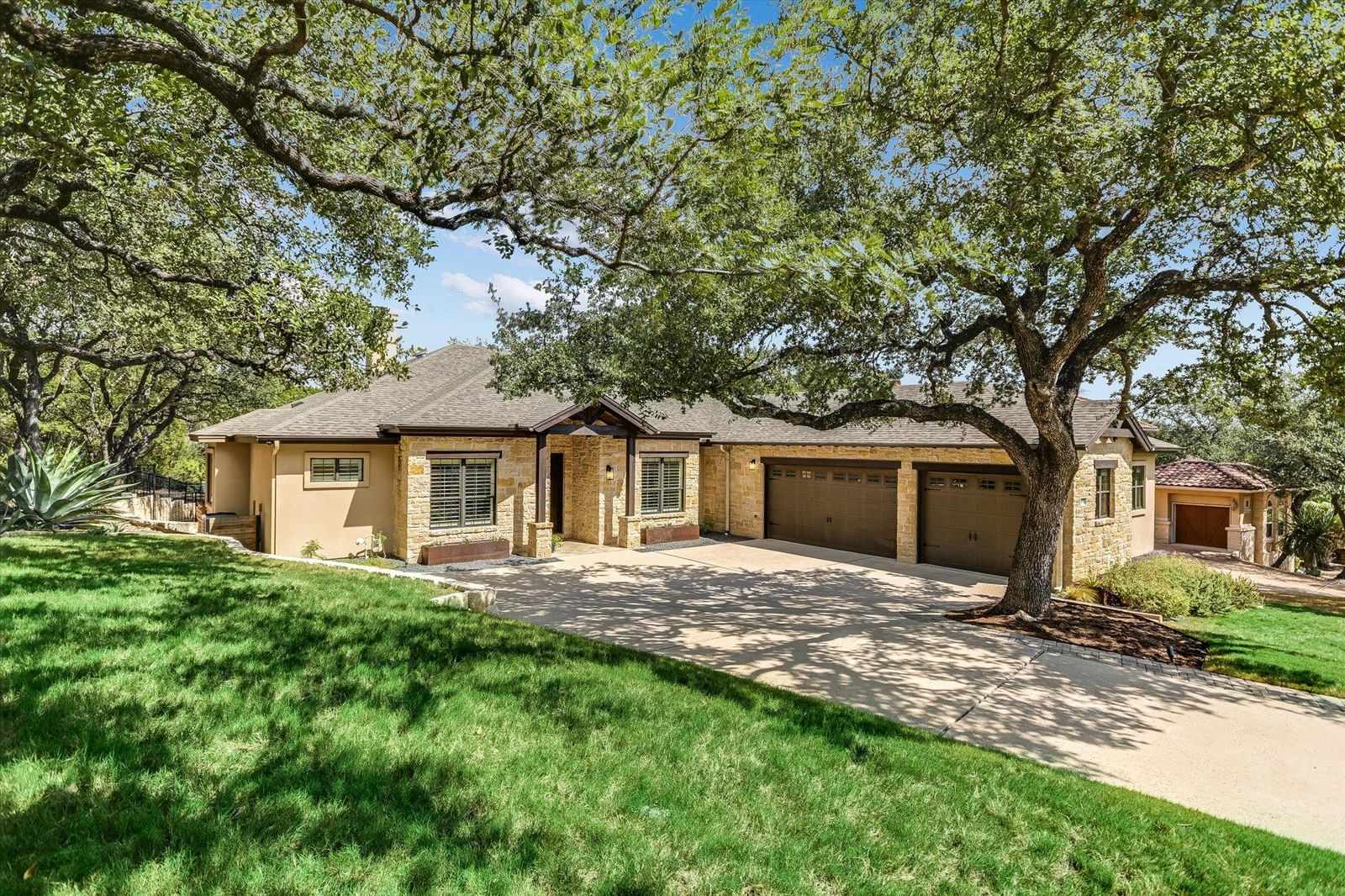 7304 Turnbuoy DR - Photo 1