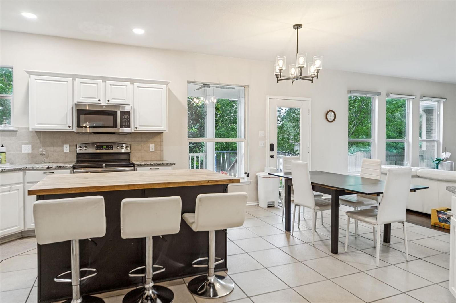 Photo 9