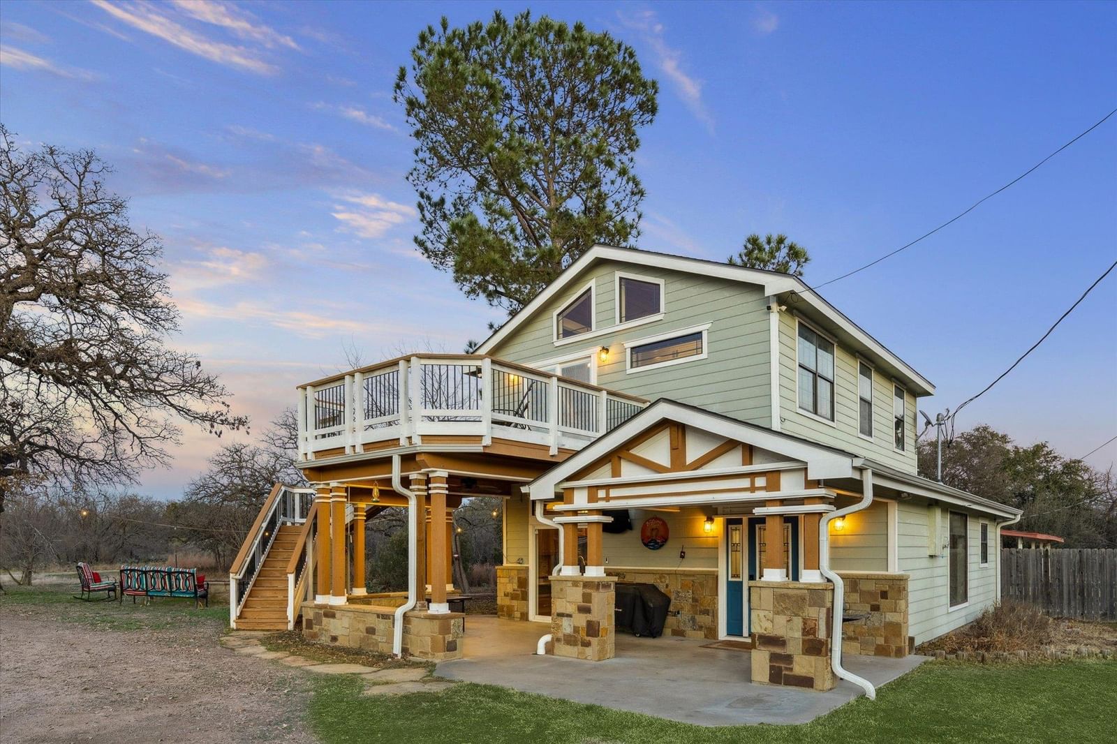 137 Hill DR - Photo 1