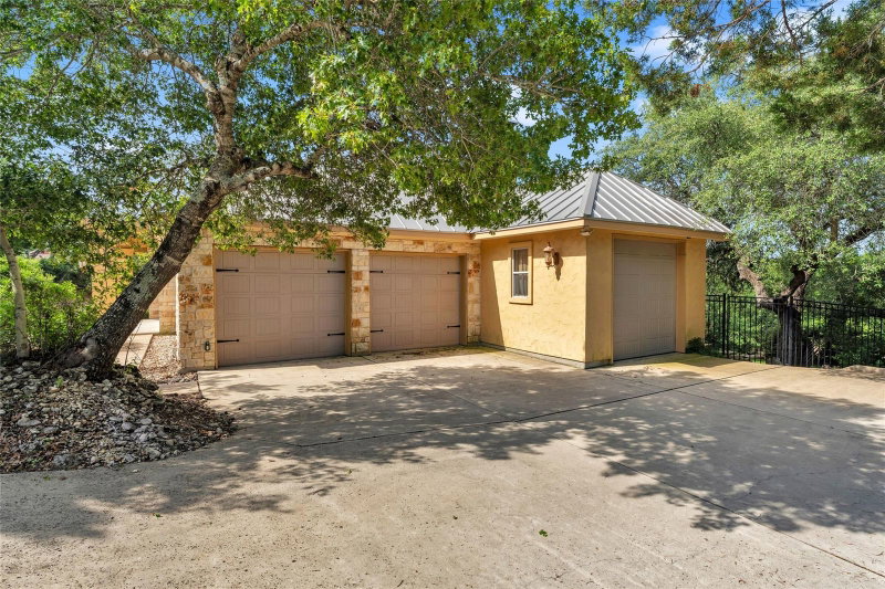 Property photo 38