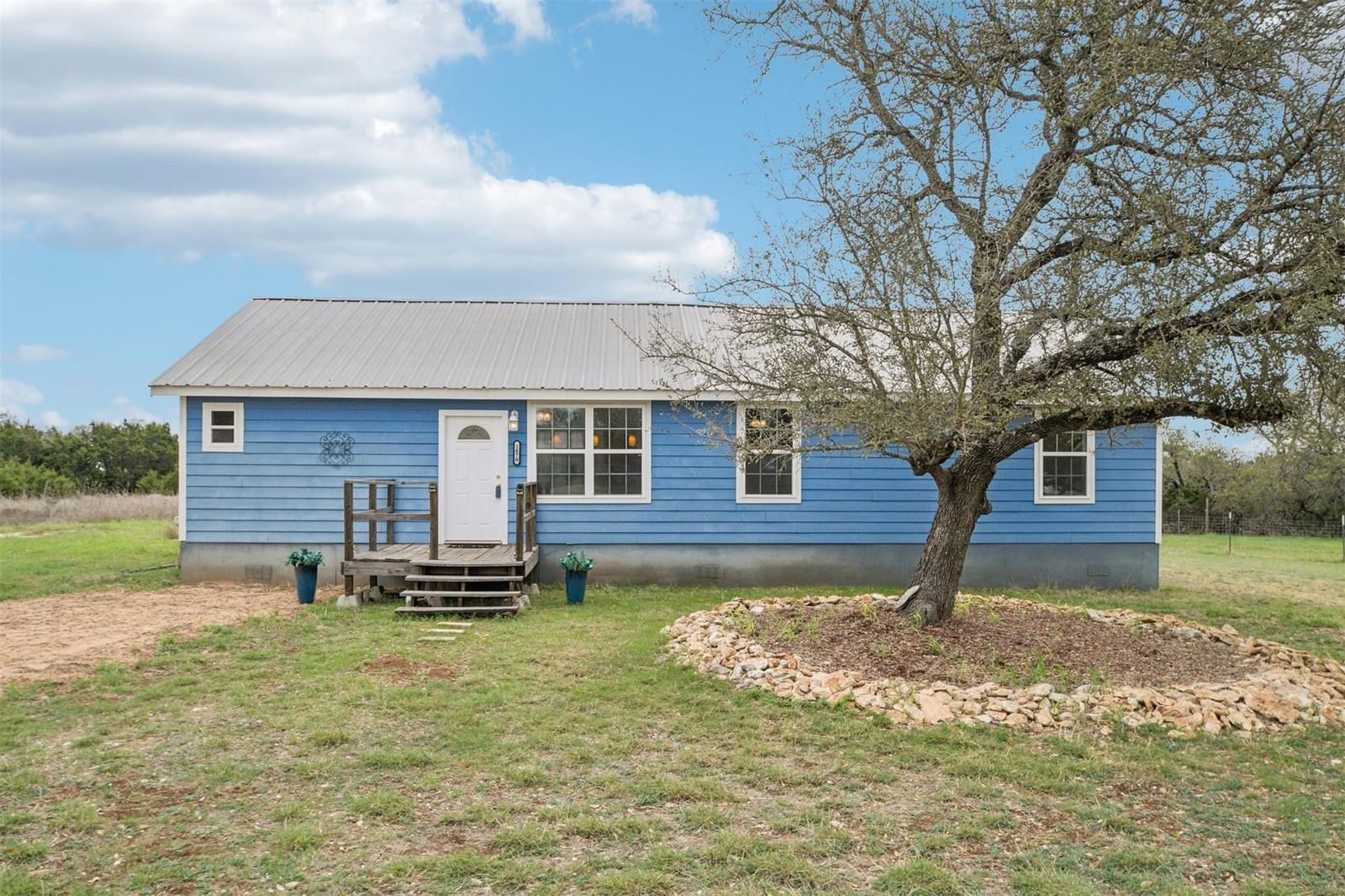 1470 Oak Grove RD - Photo 1