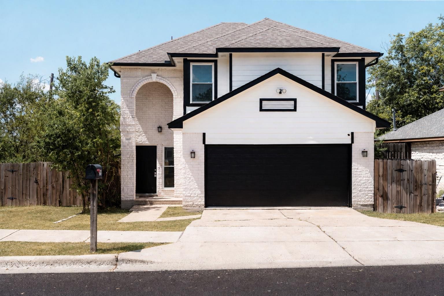 3205 Rockhurst LN - Photo 1
