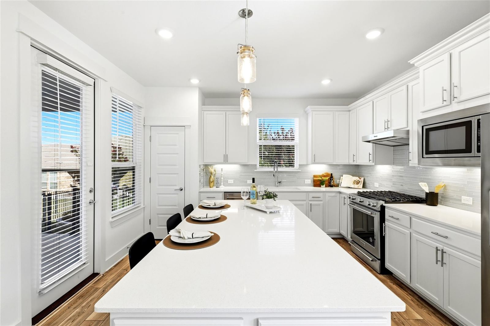 Photo 10
