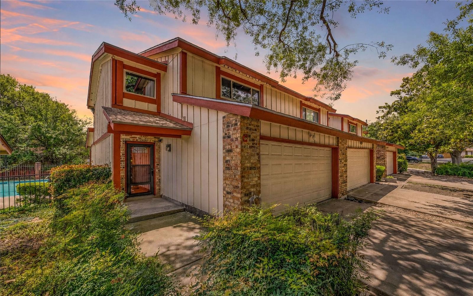 8903 Trone CIR #C - Photo 1