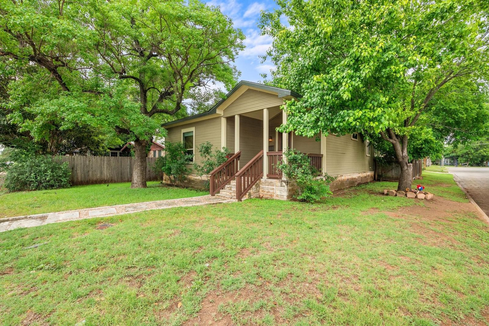 111 Adam L Chapa Sr ST - Photo 1