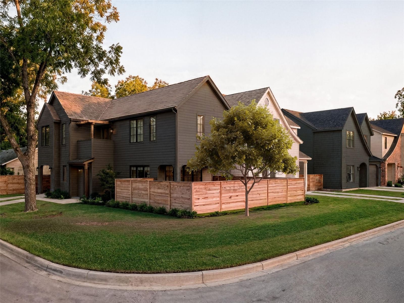901 Shady LN - Photo 1