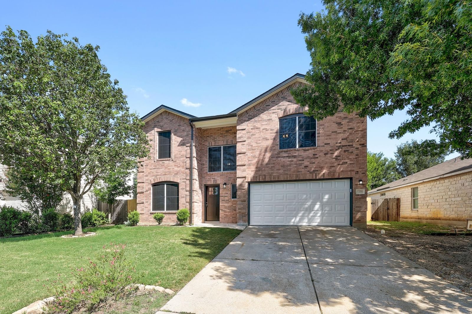 709 LOS ROBLES RD - Photo 1