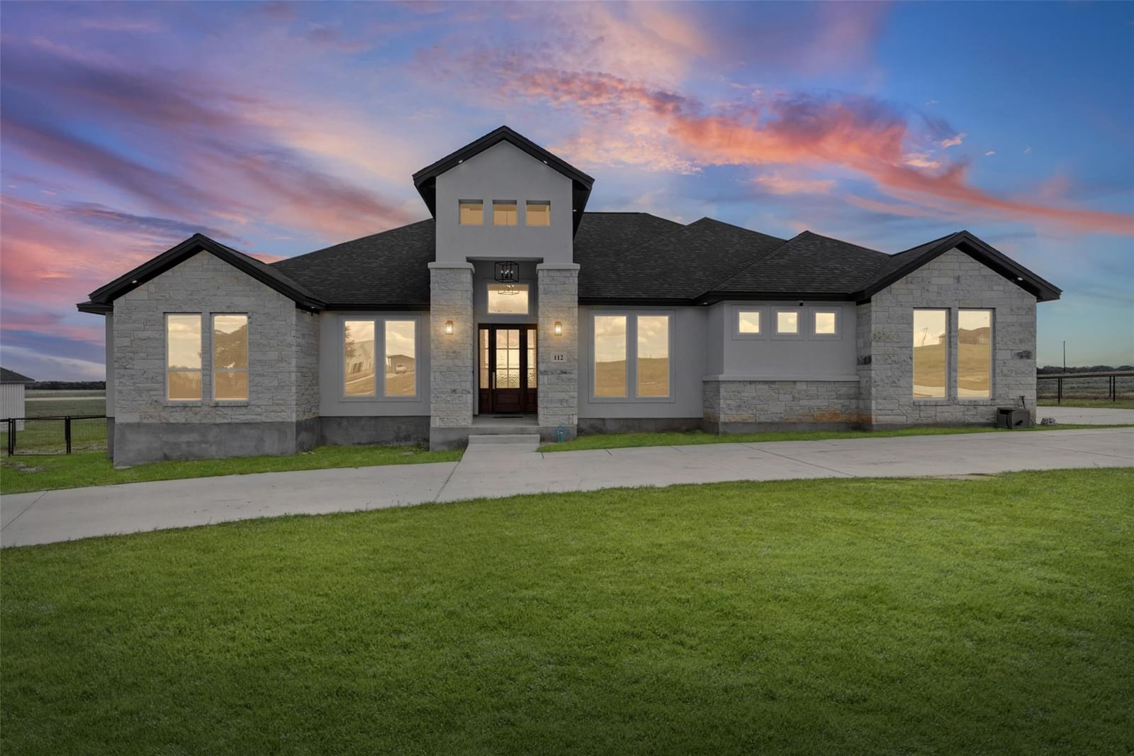 112 Pioneer DR - Photo 1