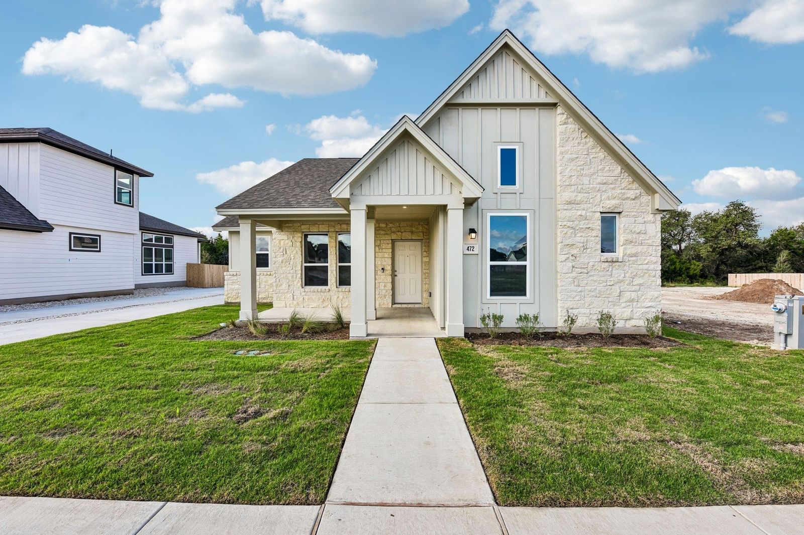 472 Treadwell LN - Photo 1