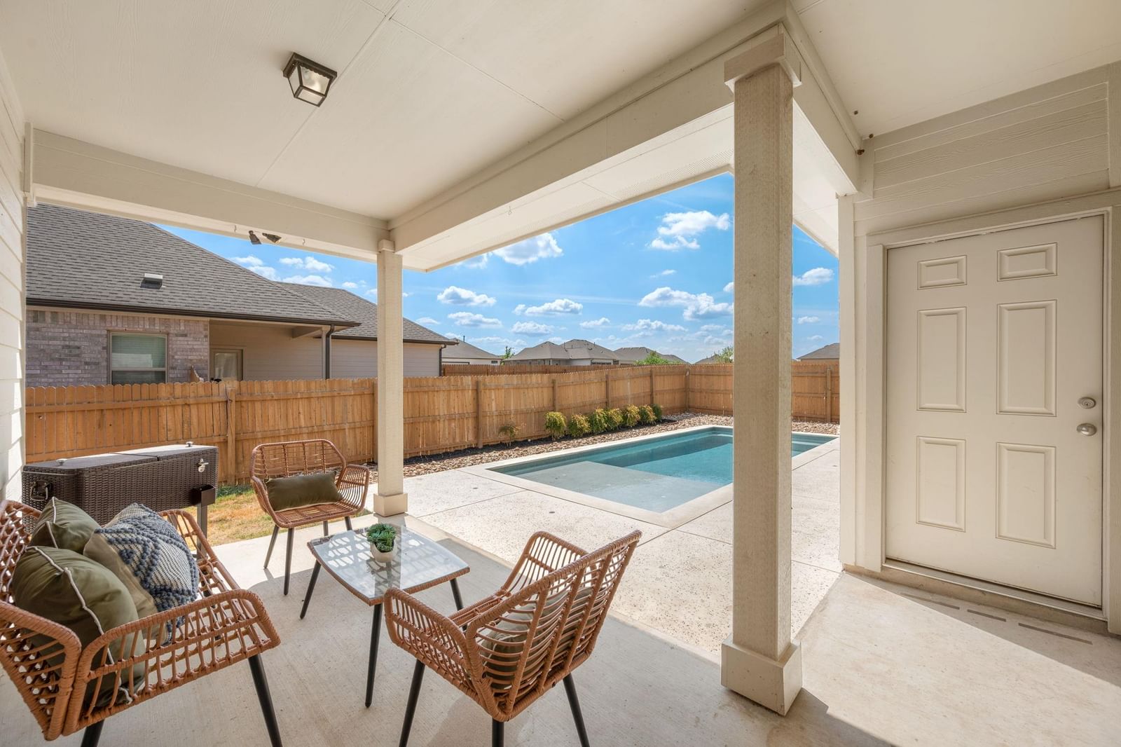721 Paddock LN - Photo 1