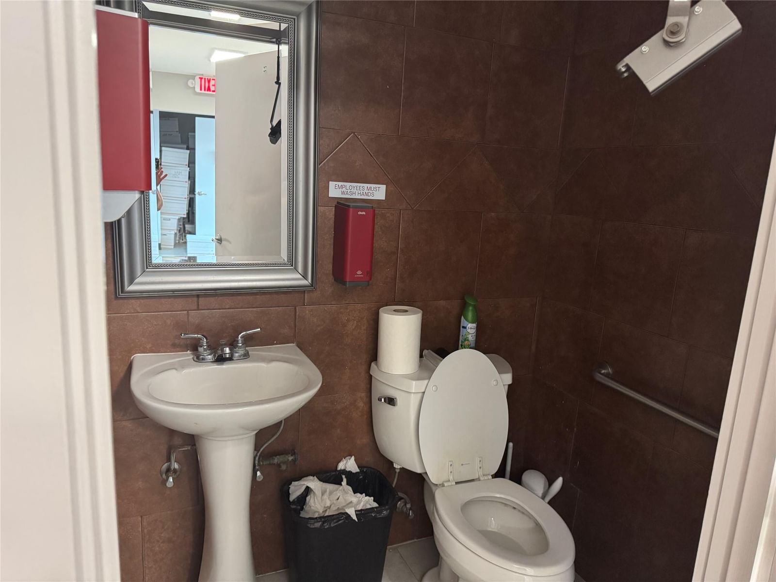 Photo 19
