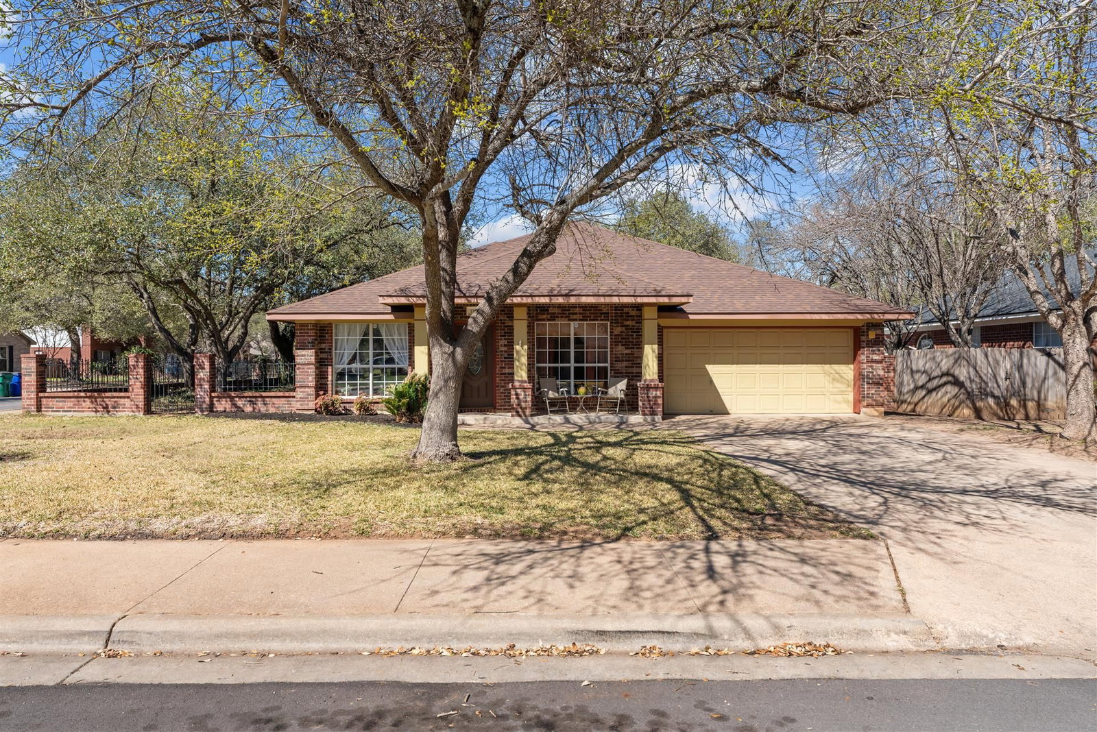 1211 Sugarberry DR - Photo 1