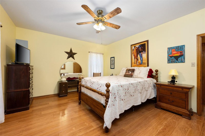 Property photo 28