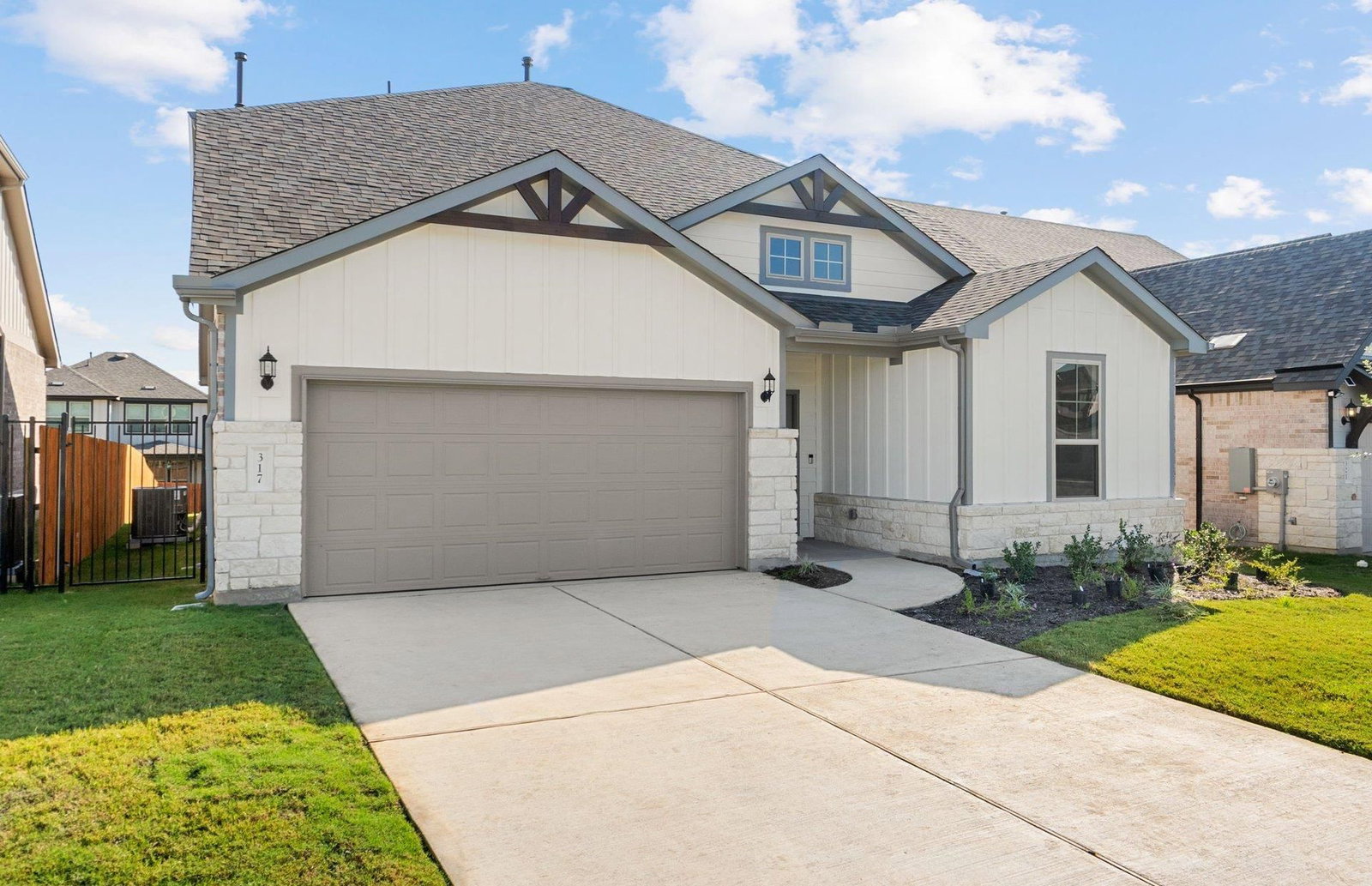 317 Bristlecone BND - Photo 1