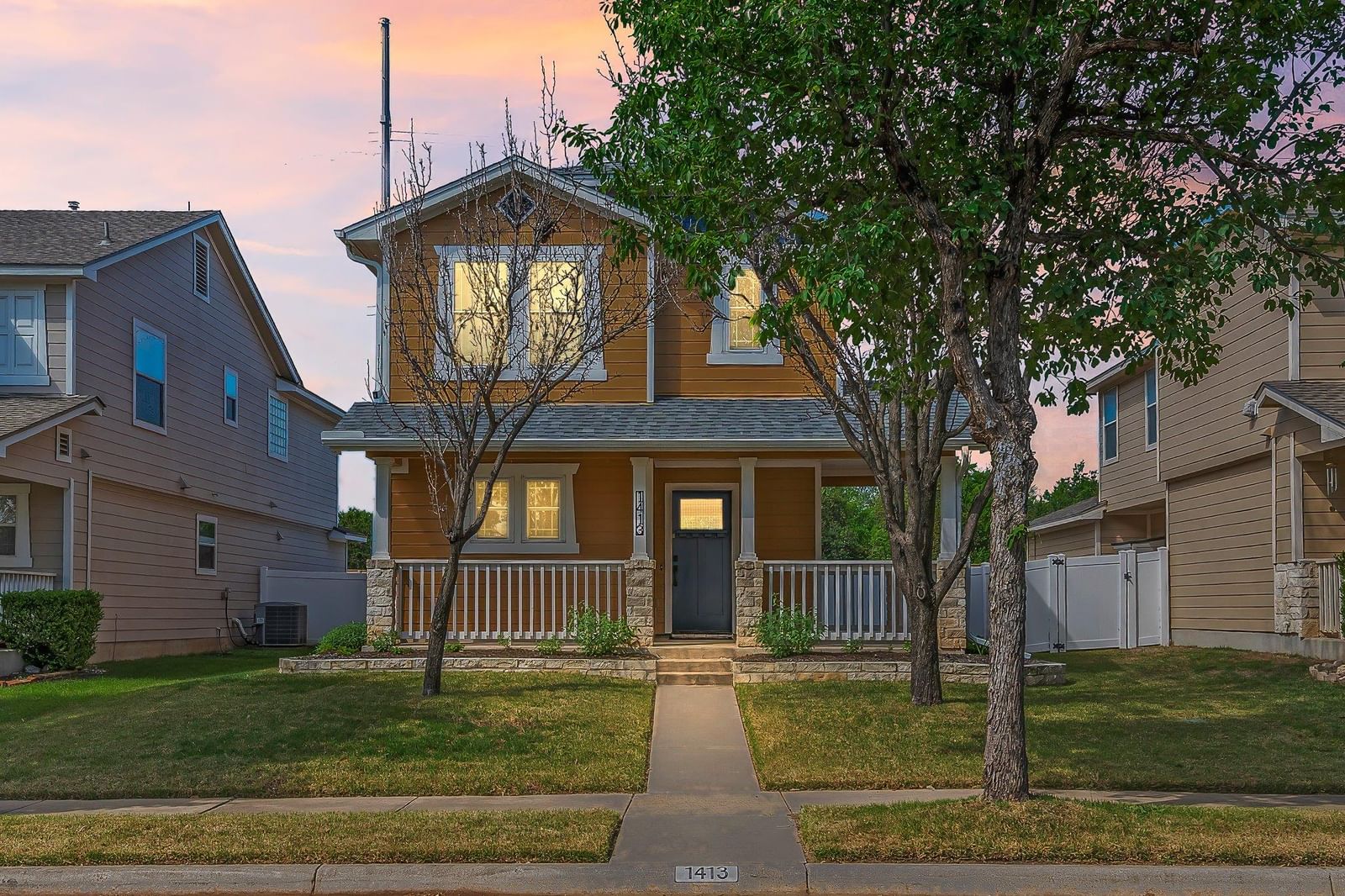1413 Davis Mountain LOOP - Photo 1