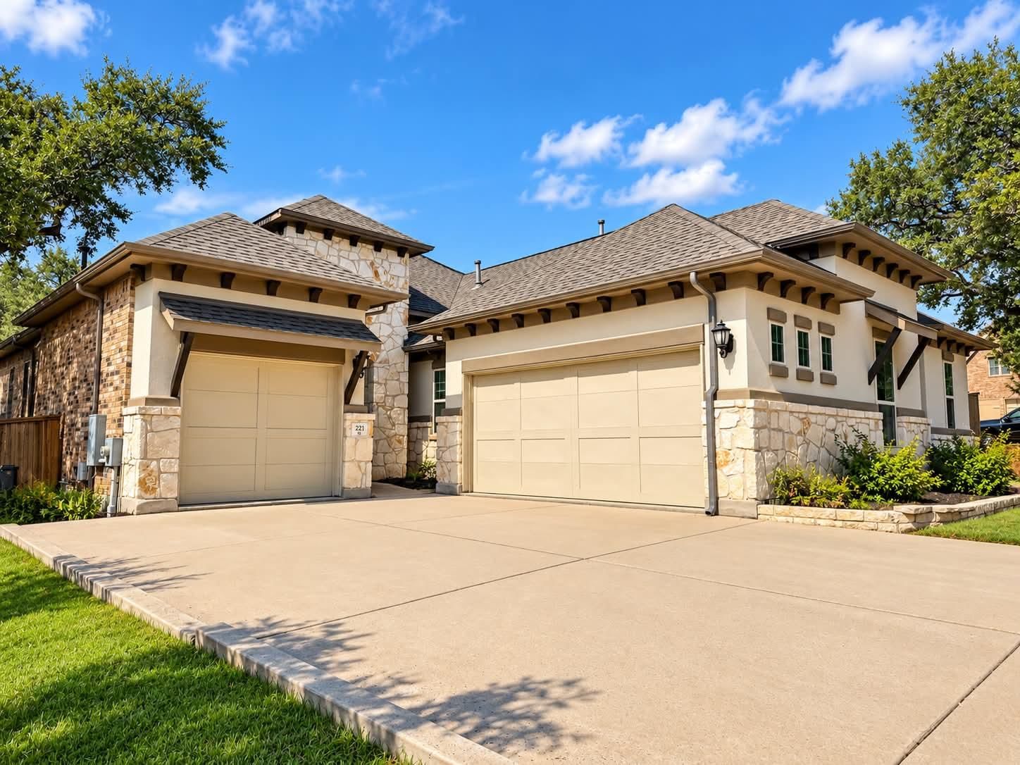 221 Lake Rim CIR - Photo 1