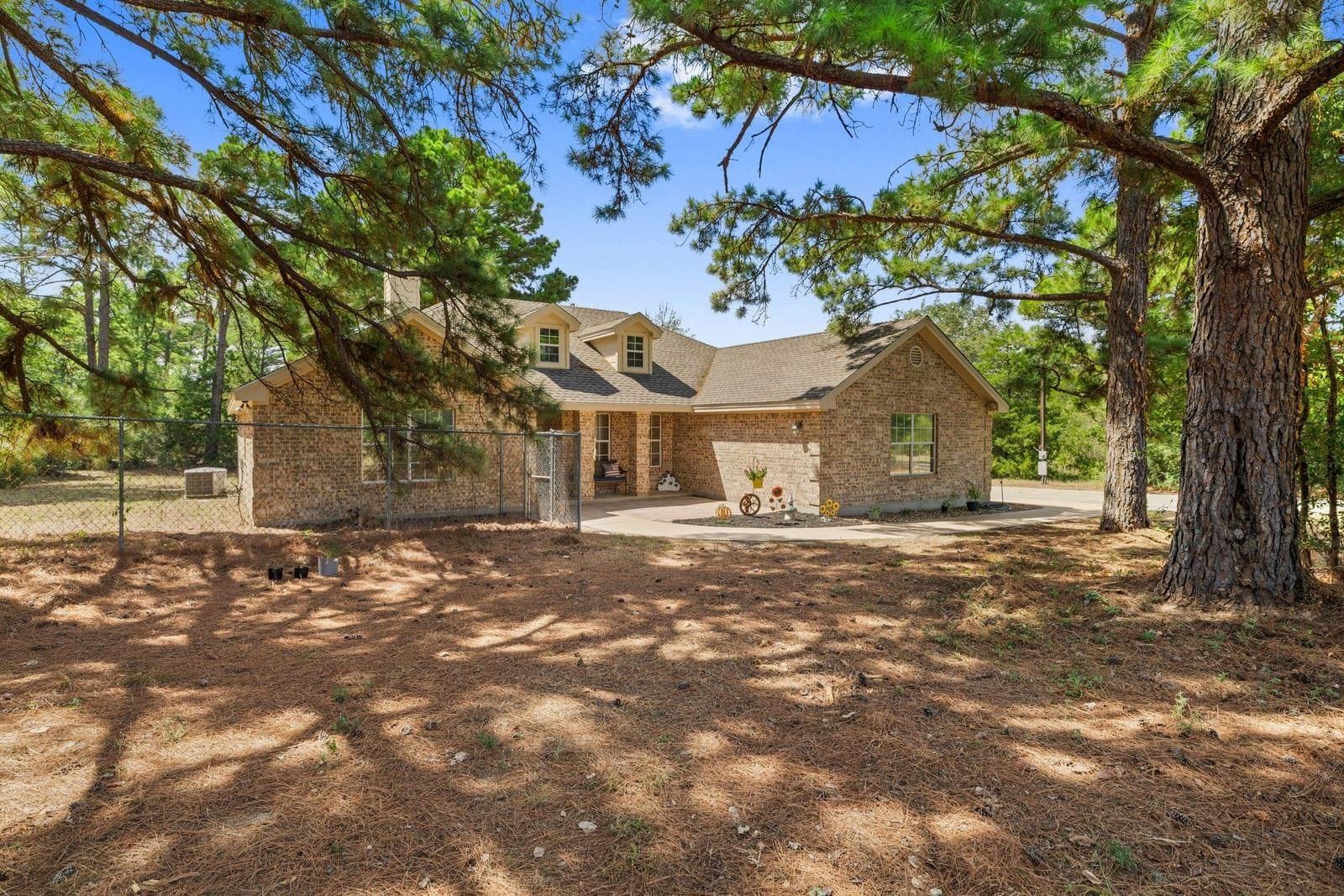 911 FM 1441 - Photo 1