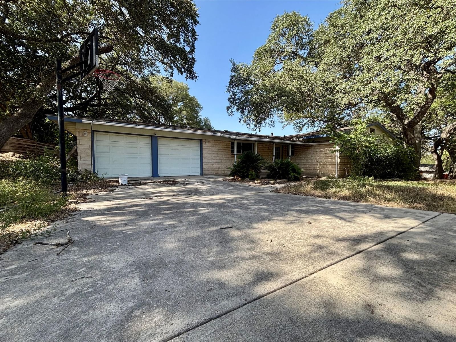 105 Kimberly DR - Photo 1