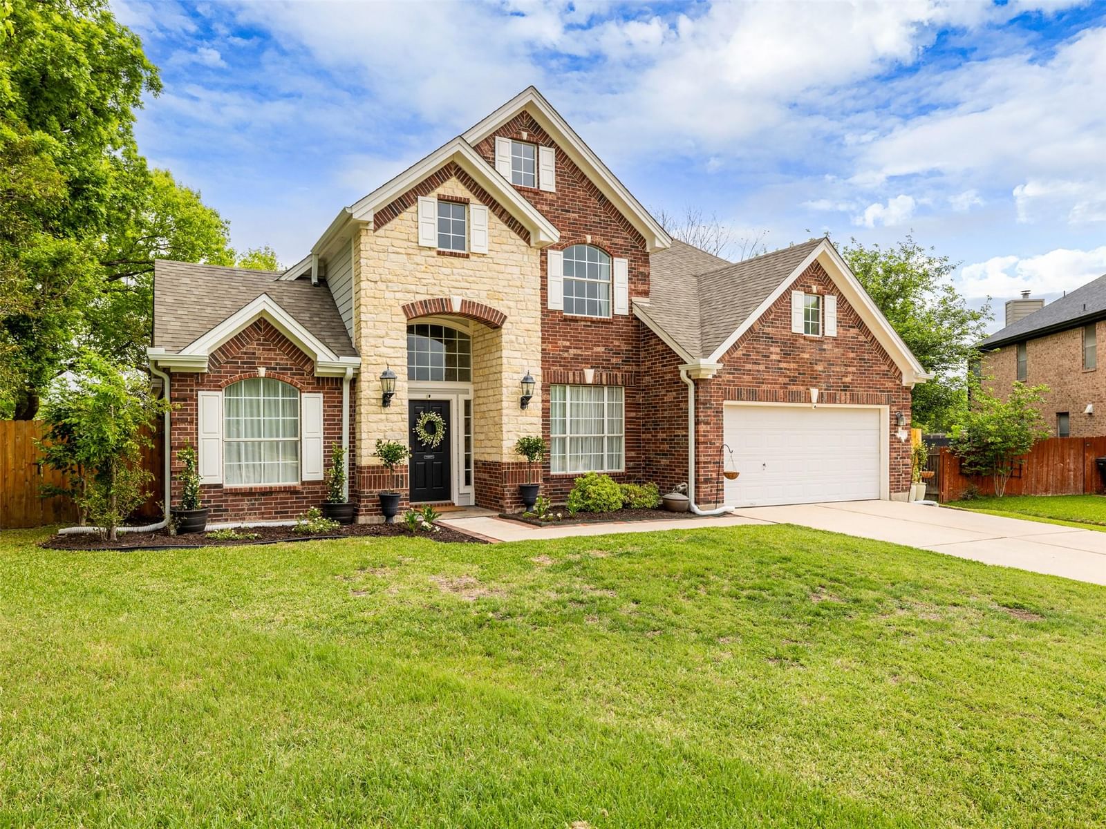 300 Carriage Hills DR - Photo 1