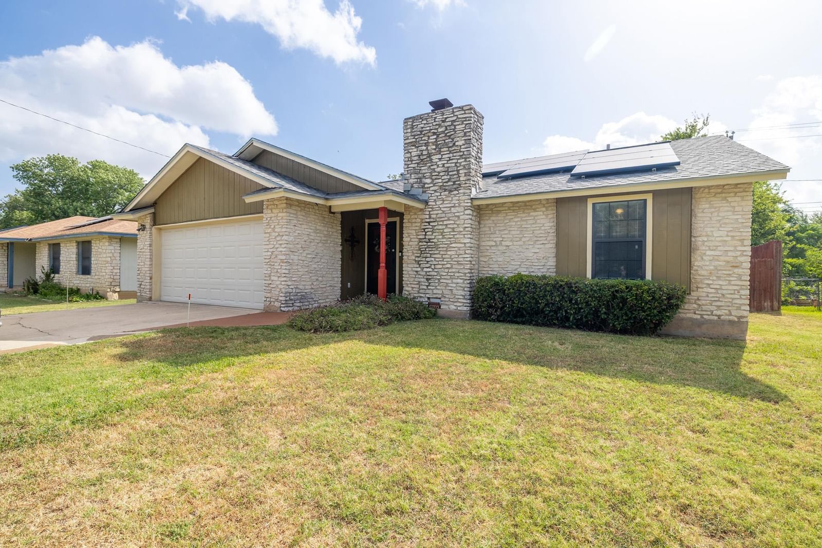 1713 Parkside CIR - Photo 1