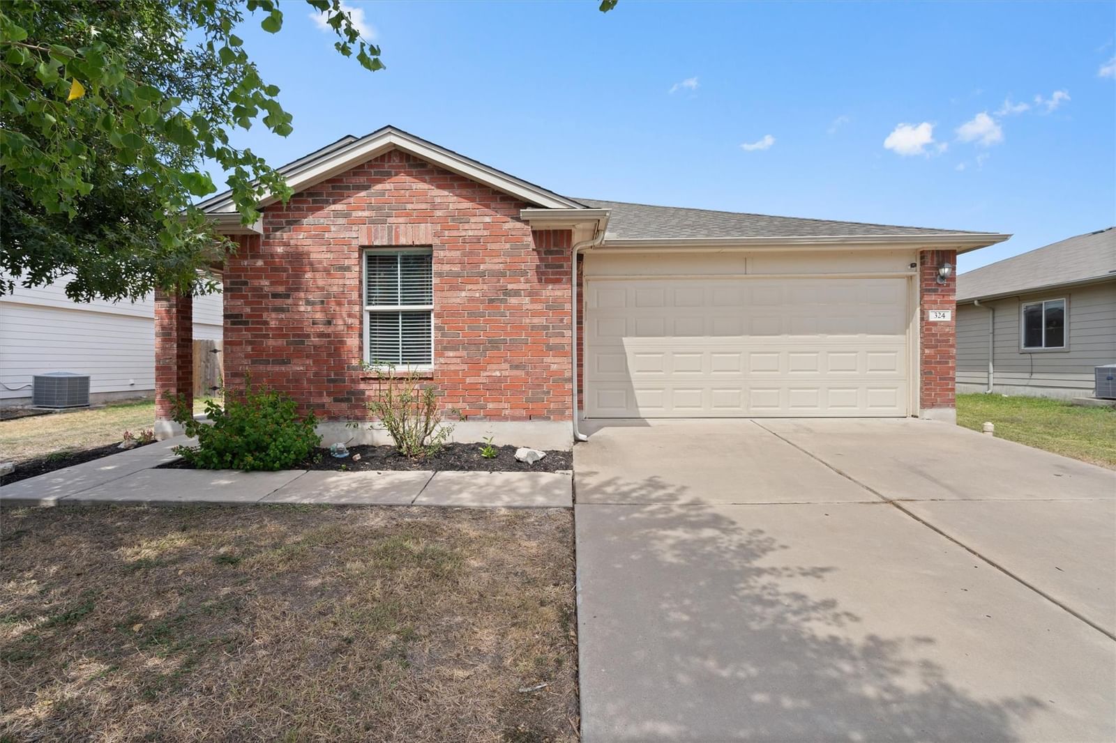 324 Almquist ST - Photo 1