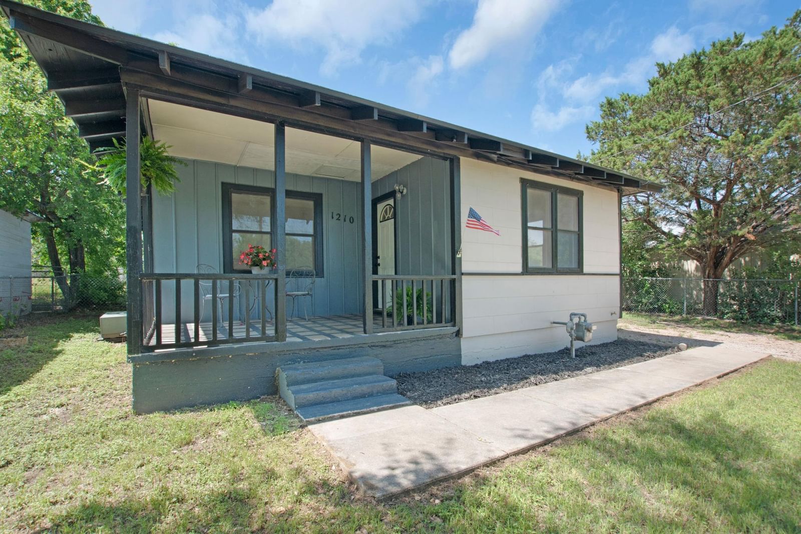 1210 Cloud ST - Photo 1