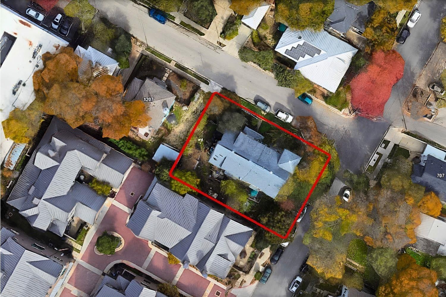 1201 W 8th St - Photo 1