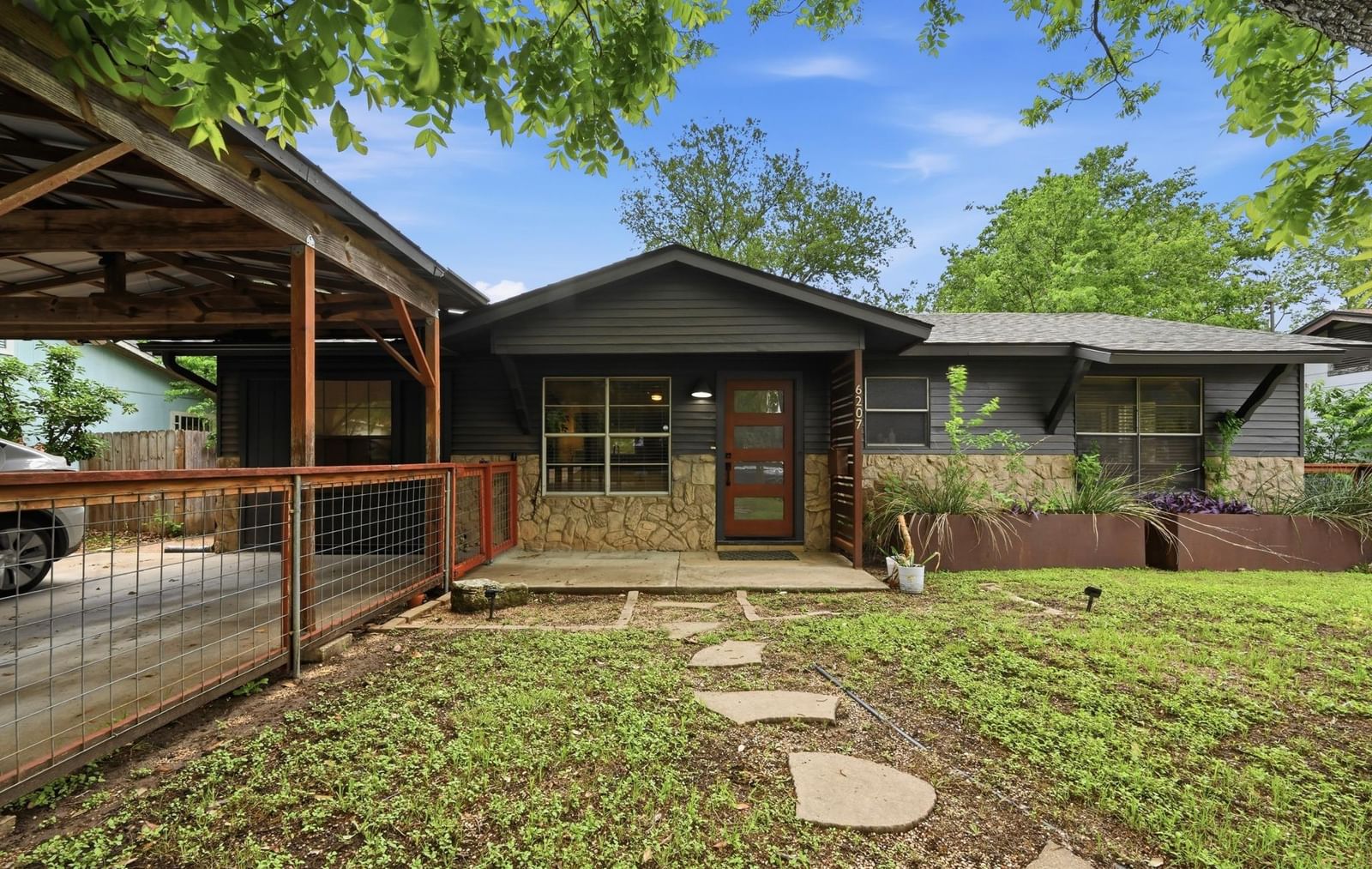 6207 Hickman Ave - Photo 1