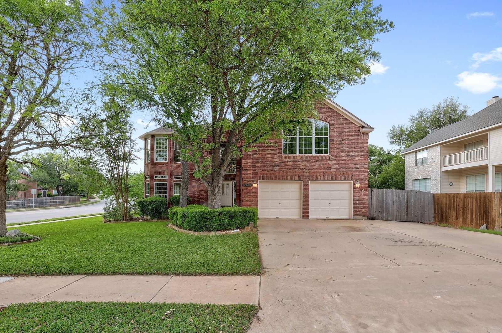 2601 Starling DR - Photo 1