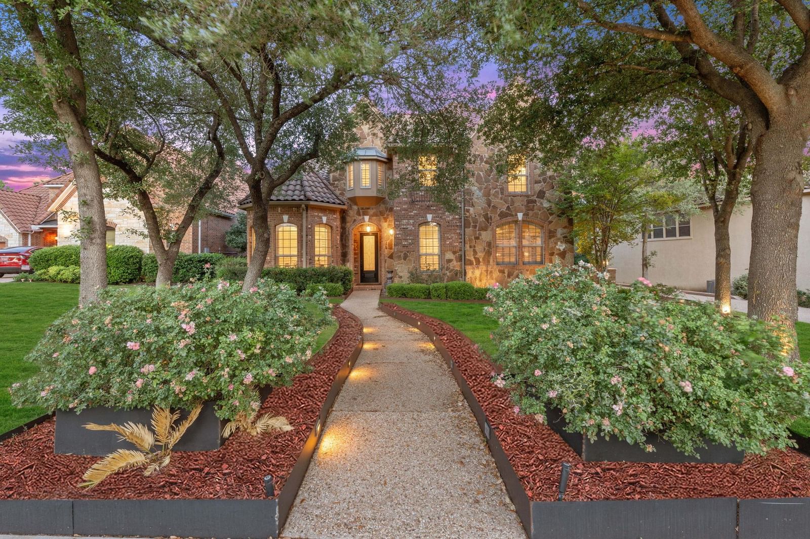 1917 Lakecliff Hills LN - Photo 1