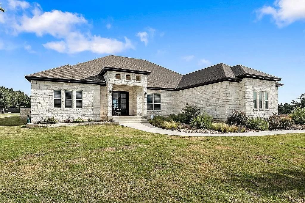 1102 Woodpark LN - Photo 1