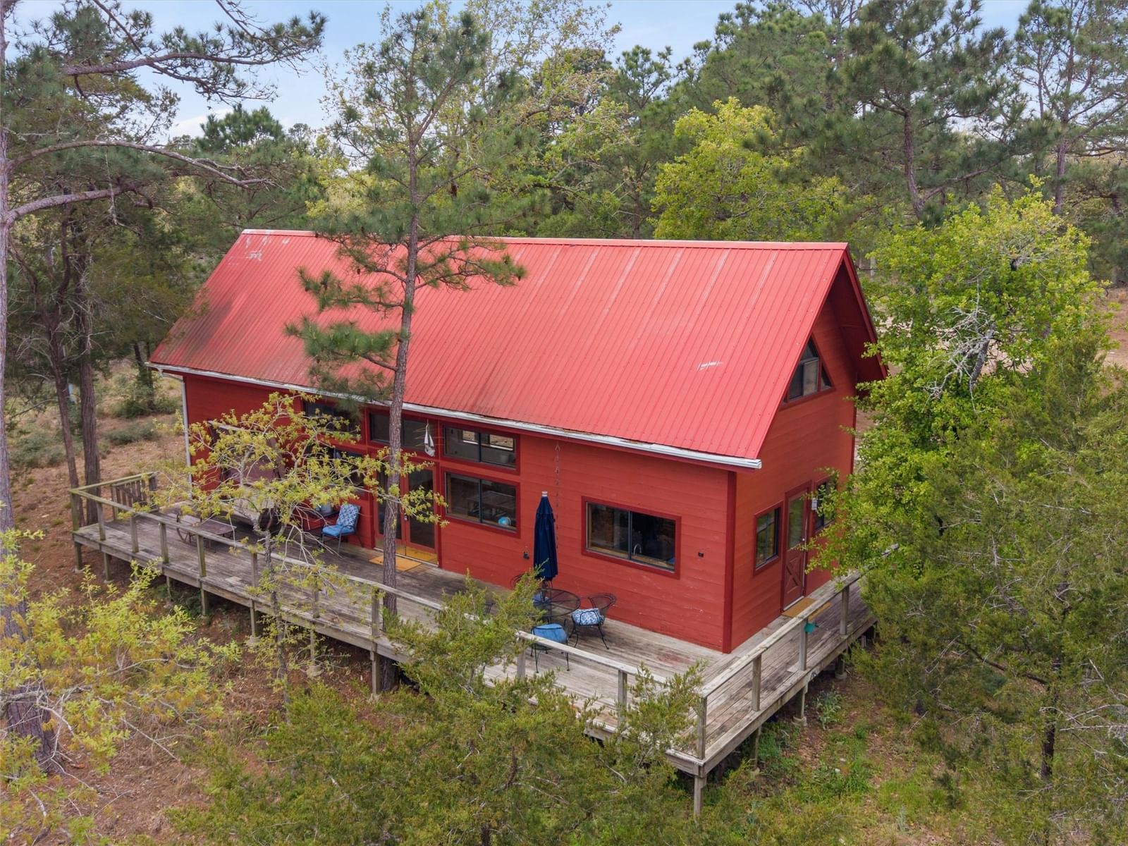 215 Lakeview DR - Photo 1