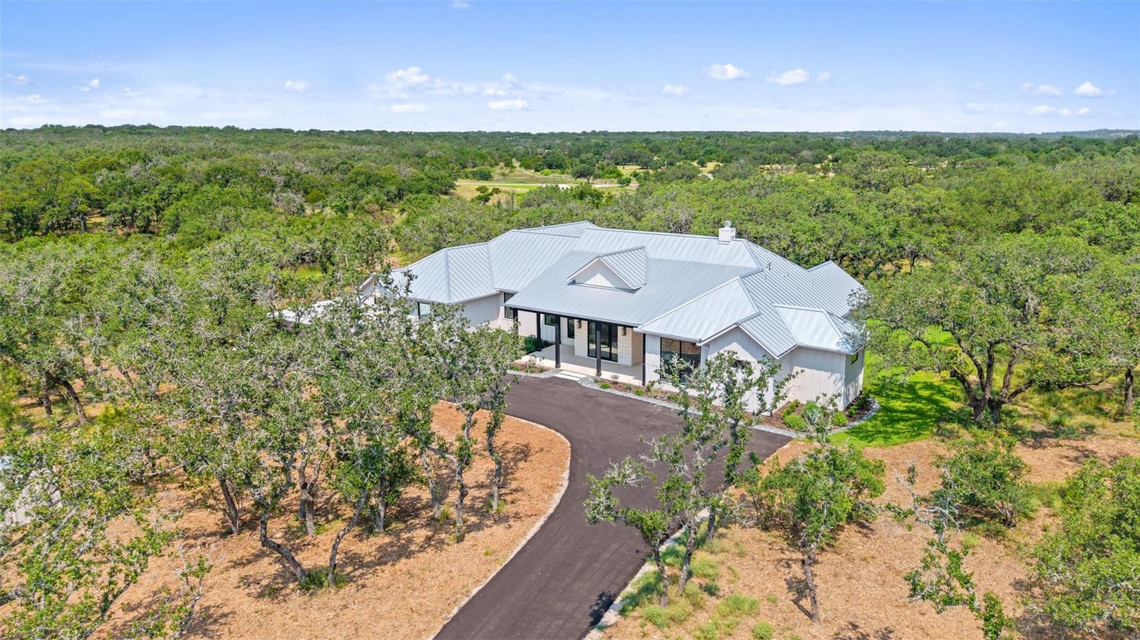 172 Crooked Creek CT - Photo 1