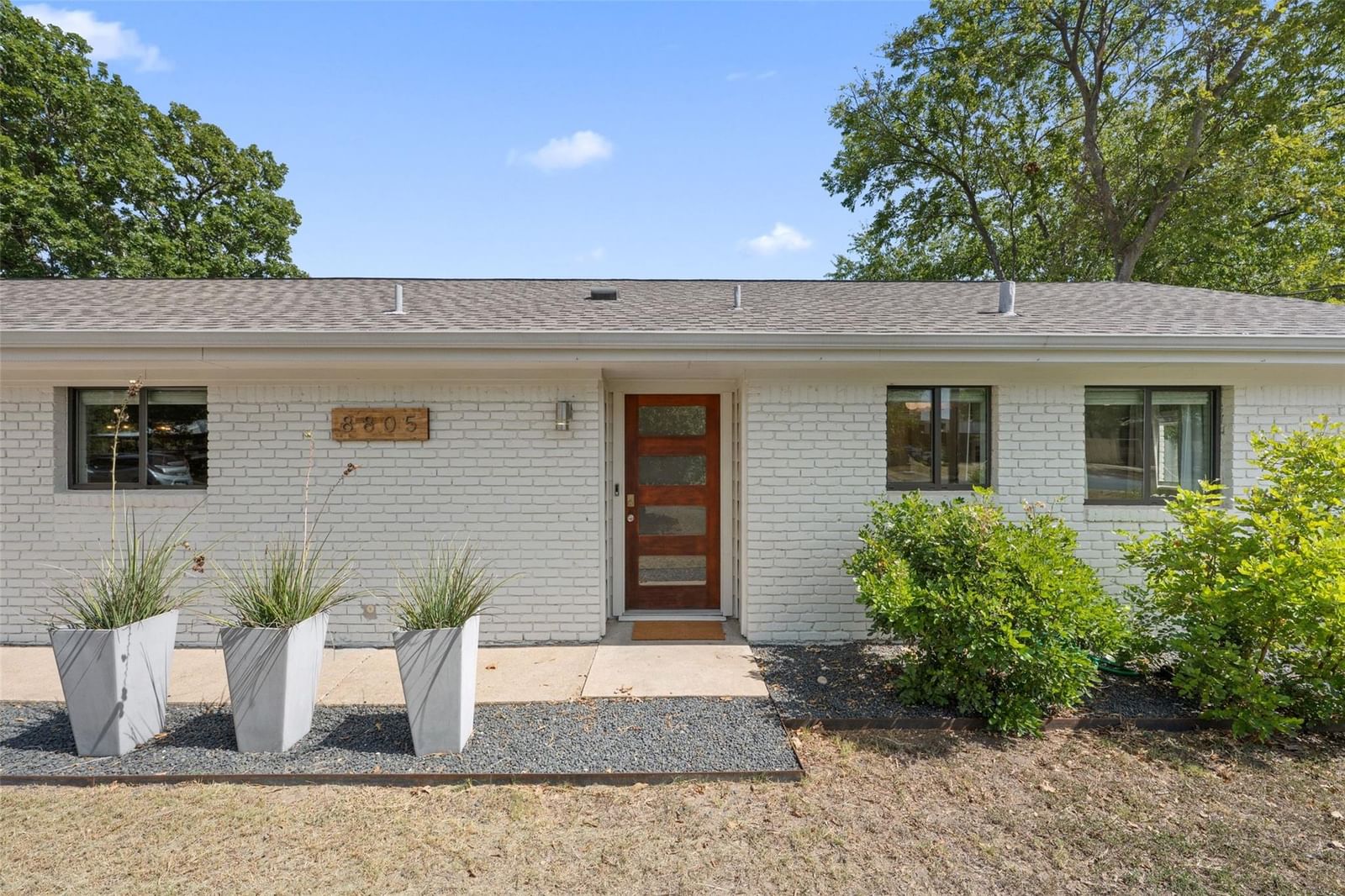 8805 Leisure DR - Photo 1
