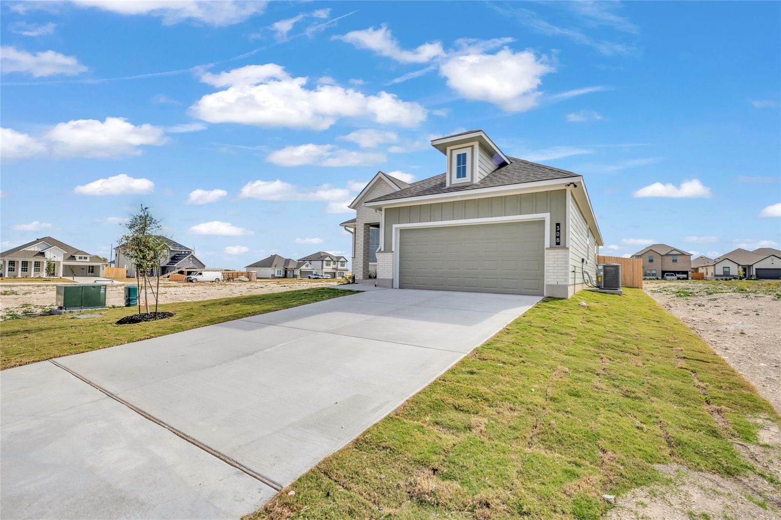 308 Boatright BLVD - Photo 1