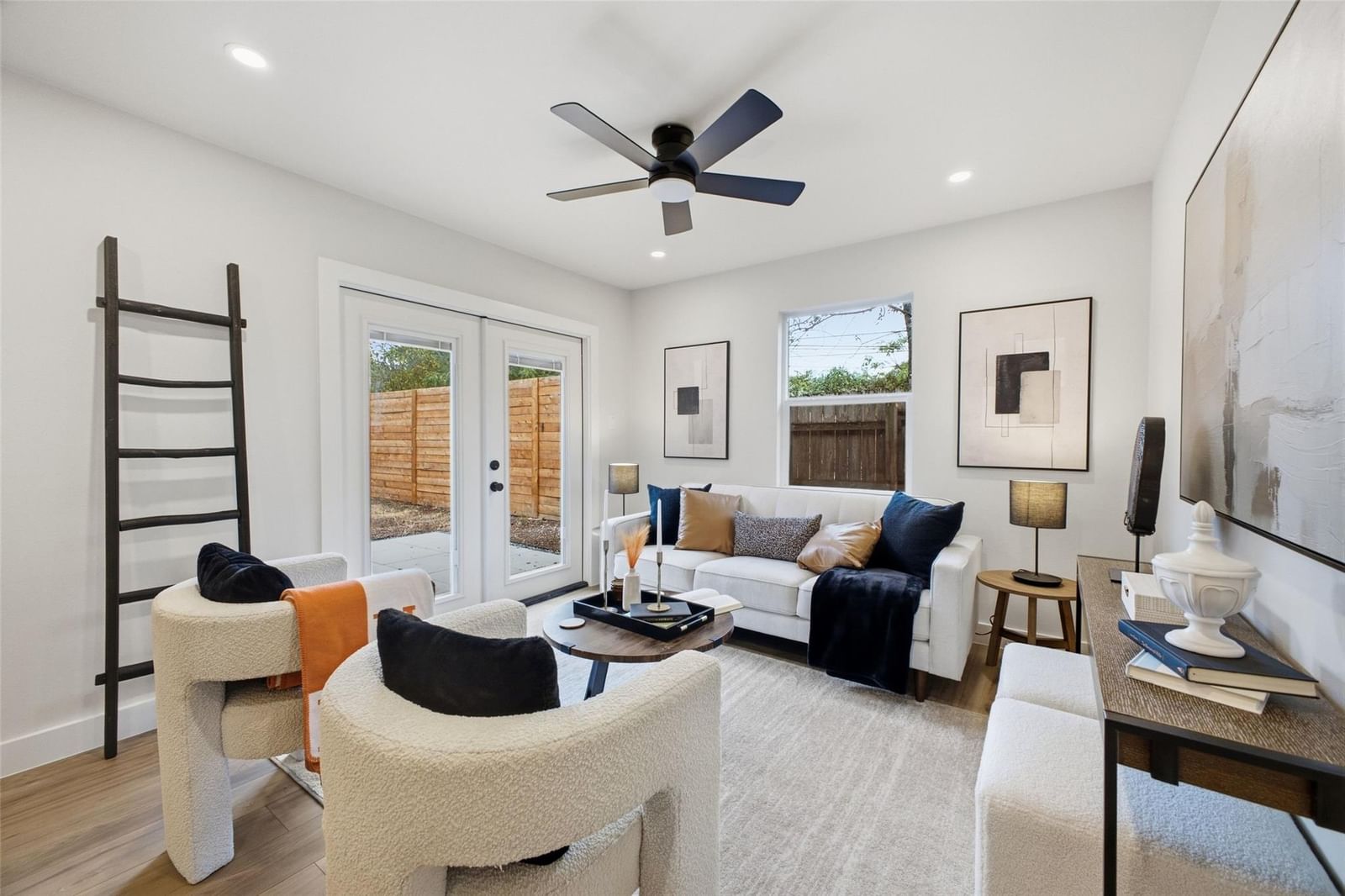 400 Chippendale Ave - Photo 1