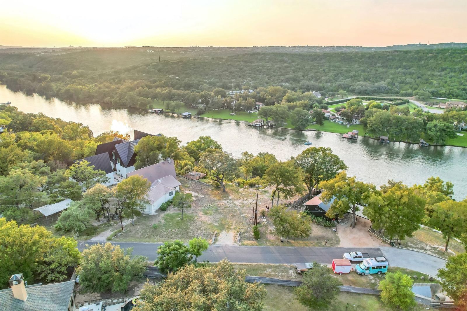 1808 Cliffwood DR - Photo 1