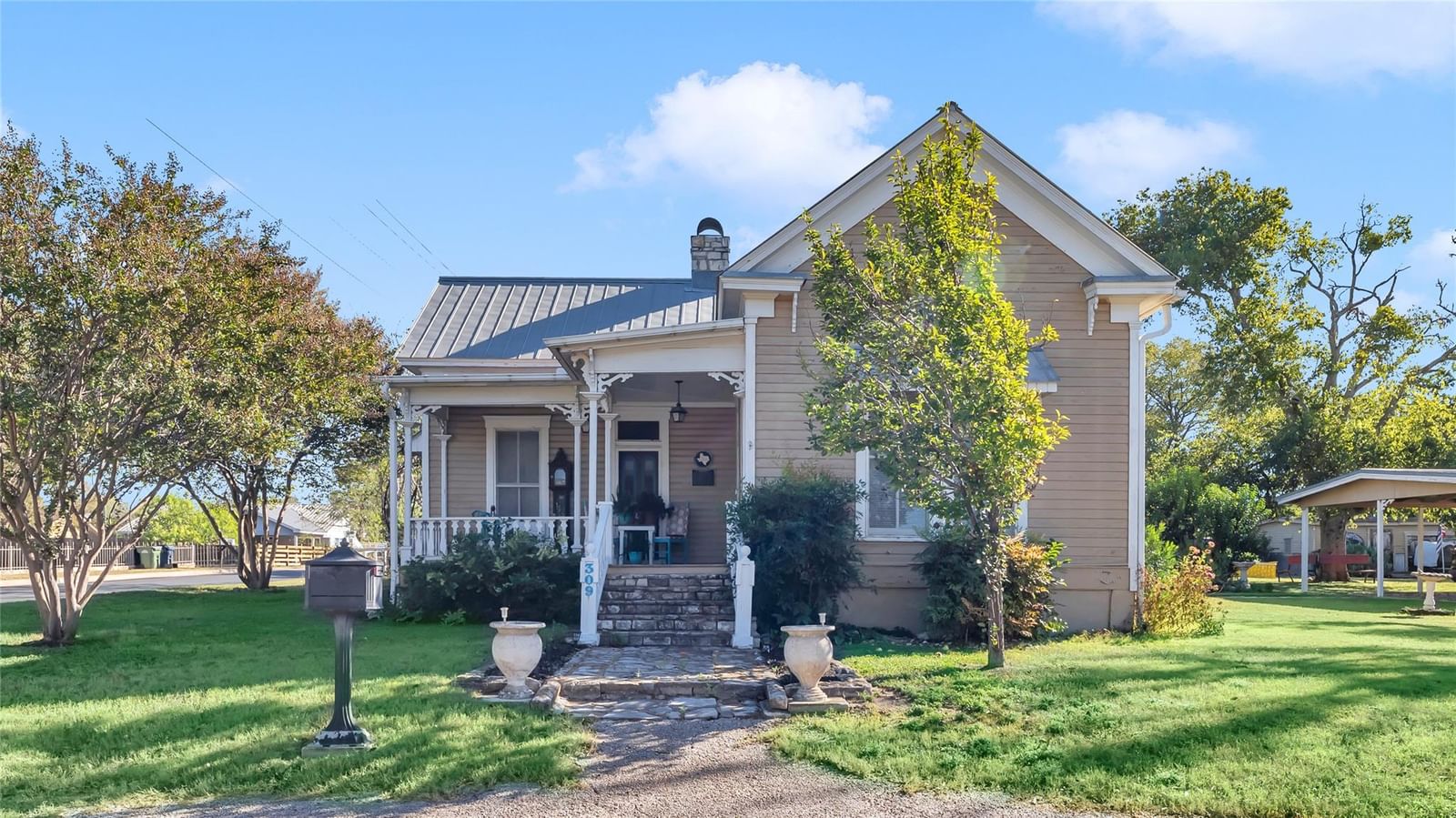 309 Boundary ST - Photo 1