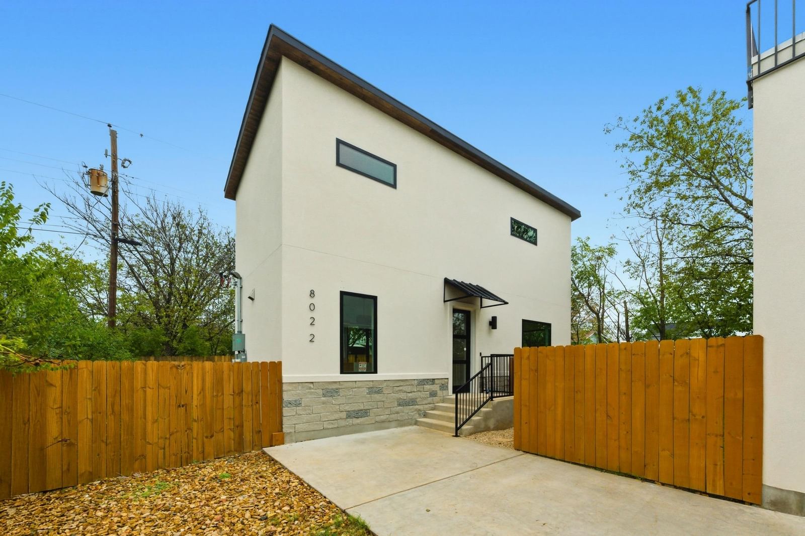 802 Philco DR #2 - Photo 1