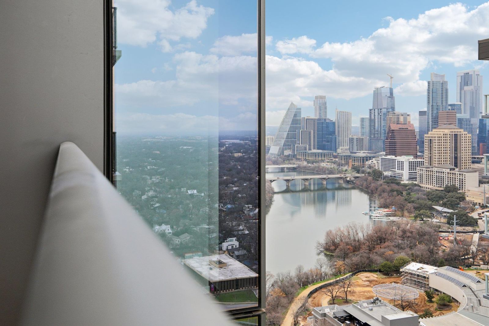 44 East Ave #2806 - Photo 1