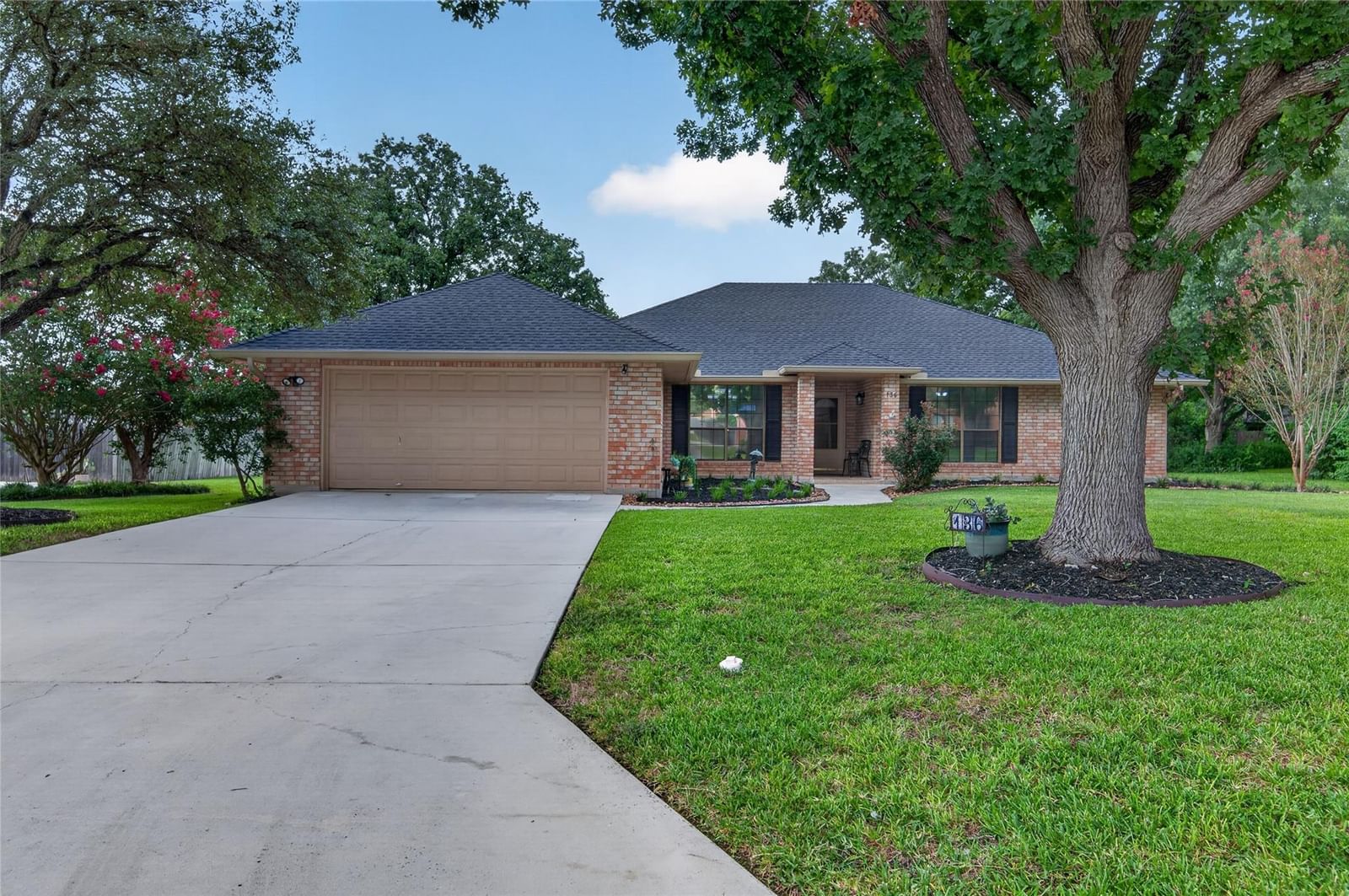 136 Dundee Grace - Photo 1