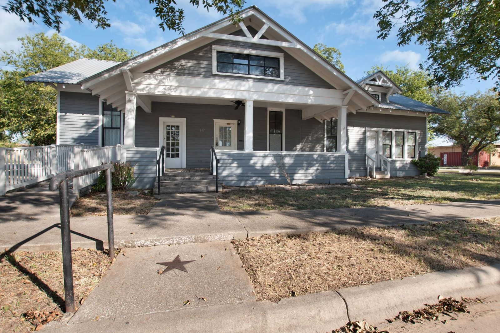 107 5th ST - Photo 1
