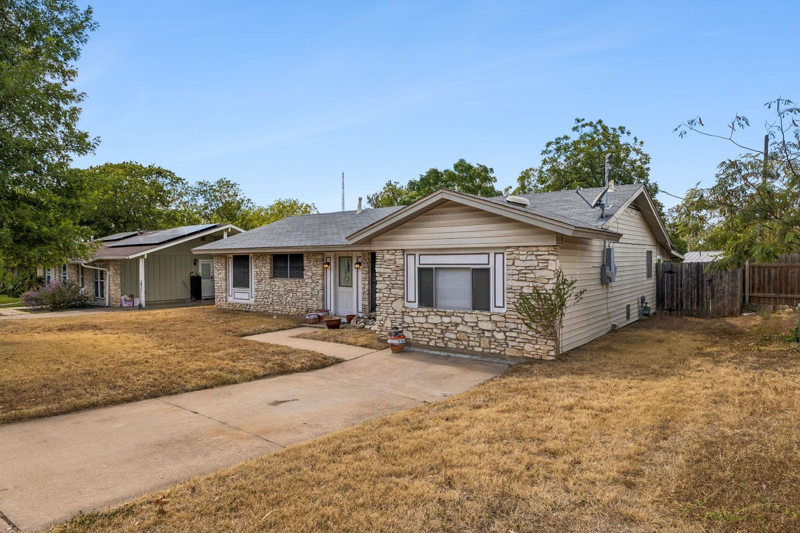 6904 Miranda DR - Photo 1